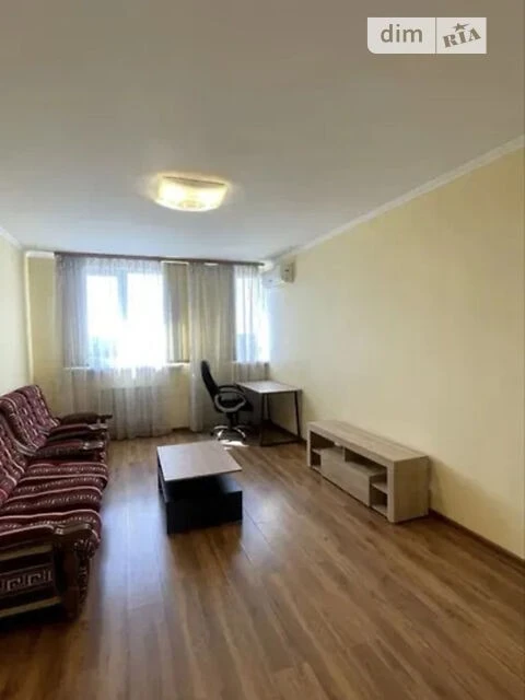 Sale of 2-room apartment 80 sq. m. on Hetmana Vadyma St. 1B • ID