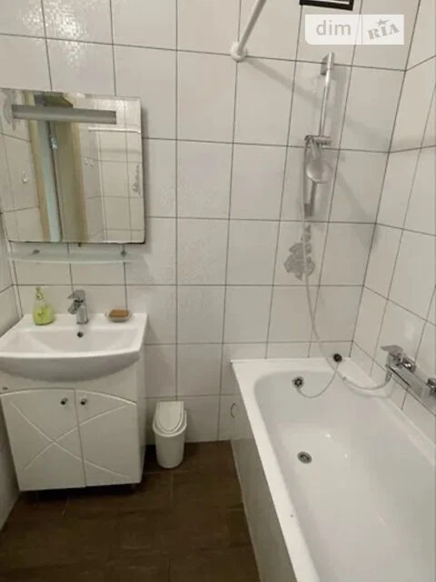 Sale of 2-room apartment 80 sq. m. on Hetmana Vadyma St. 1B • ID