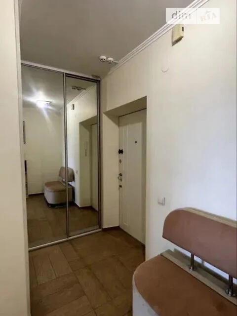 Sale of 2-room apartment 80 sq. m. on Hetmana Vadyma St. 1B • ID