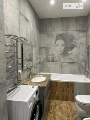 Sale of 3-room apartment 118 sq. m. on Sichovykh Striltsiv 70 •