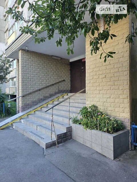 Продаж 2к квартири 56 кв. м на вул. Вишняківська 12А • ID 34