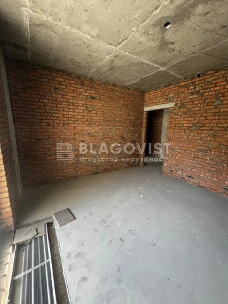 Apartment for sale on Naberezhno-Rybalska doroga 3 in Kyiv /