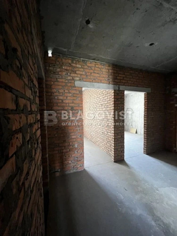 Apartment for sale on Naberezhno-Rybalska doroga 3 in Kyiv /