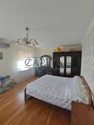 For sale / Apartment / 82 m2 / Darnytskyi district / Hryhoren Ave.