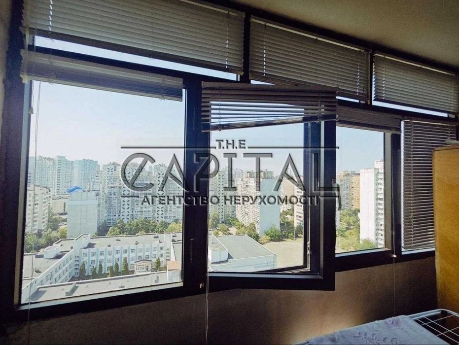 For sale / Apartment / 82 m2 / Darnytskyi district / Hryhoren Ave.