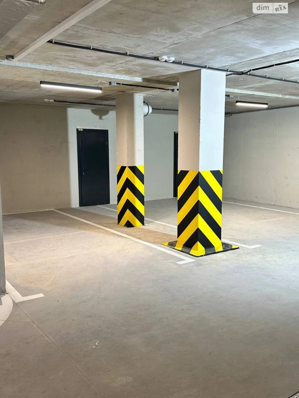 Продаж Підземний паркінг Центр