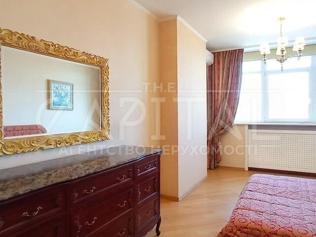 Sale of 3-room apartment 130 sq. m. on Predslavynska Street 31/11 •