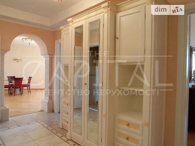 Sale of 3-room apartment 130 sq. m. on Predslavynska Street 31/11 •