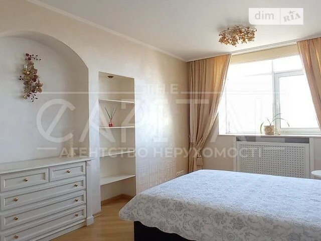 Sale of 3-room apartment 130 sq. m. on Predslavynska Street 31/11 •