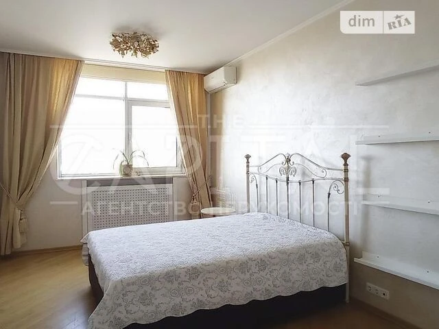 Sale of 3-room apartment 130 sq. m. on Predslavynska Street 31/11 •