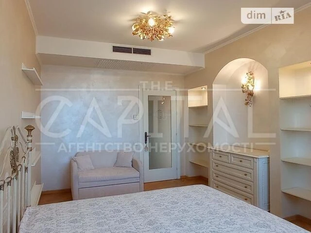Sale of 3-room apartment 130 sq. m. on Predslavynska Street 31/11 •