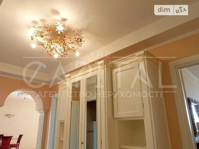 Sale of 3-room apartment 130 sq. m. on Predslavynska Street 31/11 •