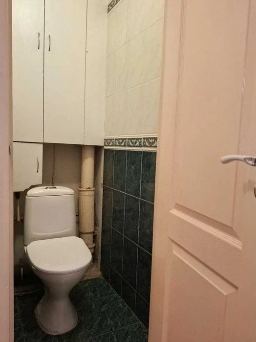 3-room apartment for sale with renovation, Teremky metro station 2 minutes walk