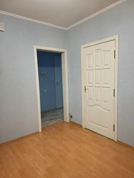 3-room apartment for sale with renovation, Teremky metro station 2 minutes walk