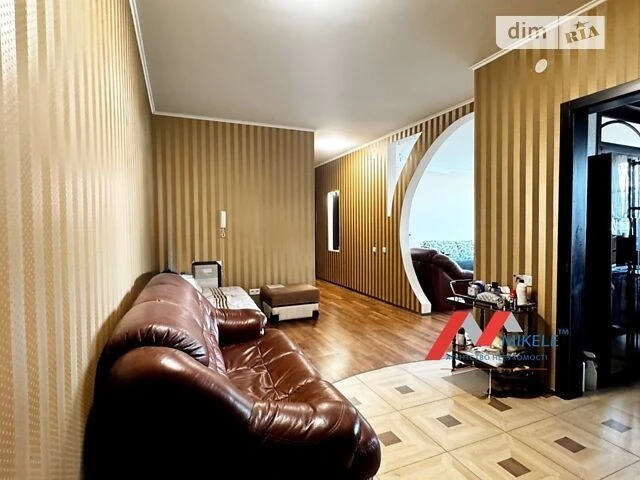 Sale of 2-room apartment 99.7 sq. m on Mykoly Bazhana Avenue 1M • I