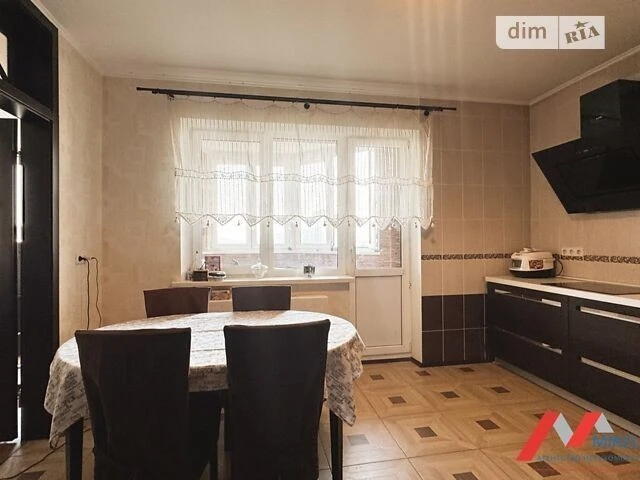 Sale of 2-room apartment 99.7 sq. m on Mykoly Bazhana Avenue 1M • I