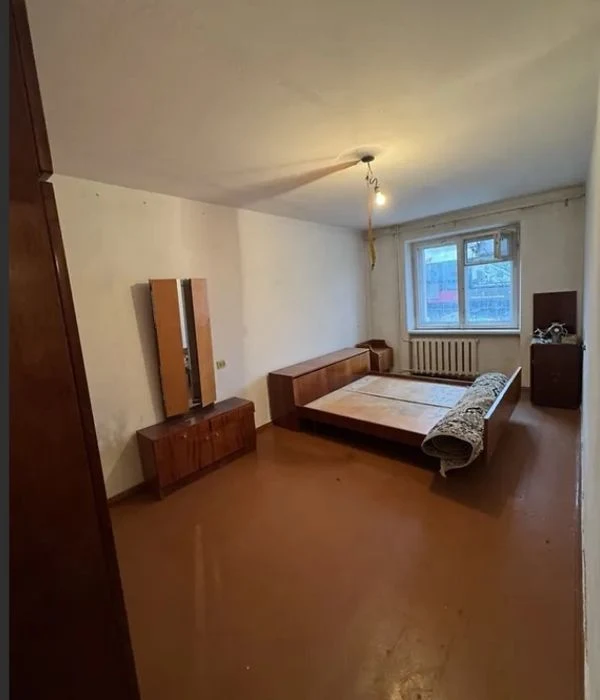 «ТОВСТОЛОБ»-продаж 2к квартири в районі 12 школи