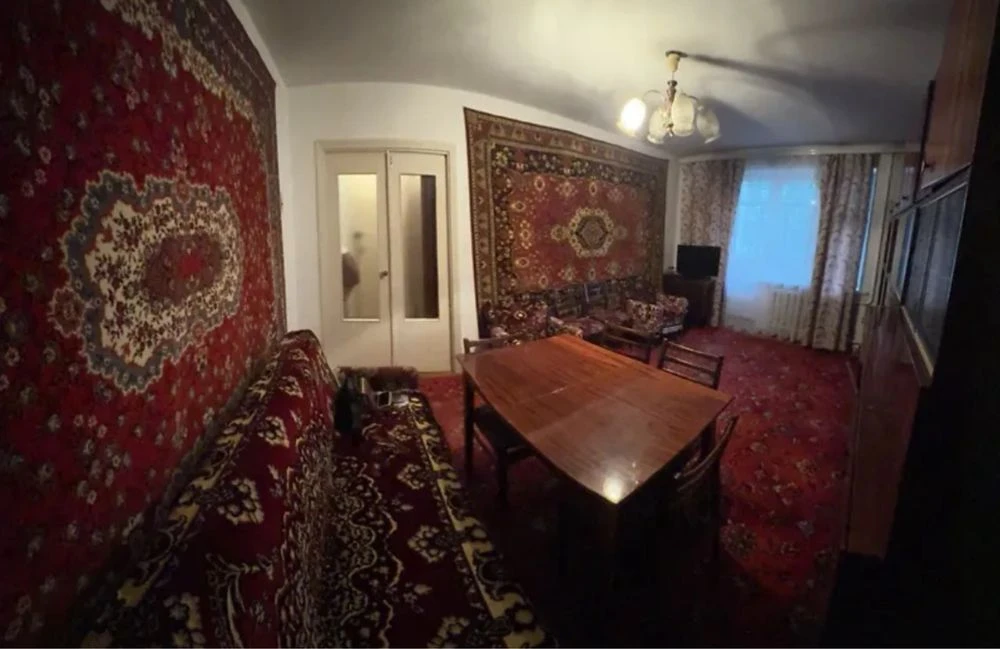 «ТОВСТОЛОБ»-продаж 2к квартири в районі 12 школи