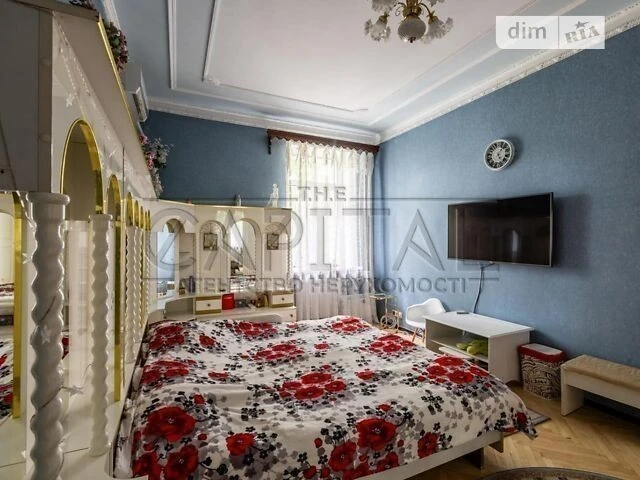 Sale of 4-room apartment 111 sq. m. on Mykola Mikhnovsky Blvd. 7 •