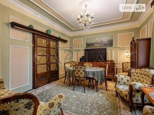 Sale of 4-room apartment 111 sq. m. on Mykola Mikhnovsky Blvd. 7 •