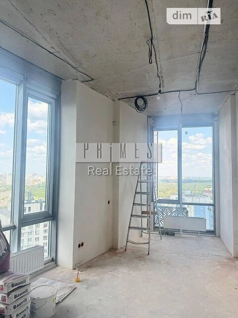 Sale of 3-room apartment 92 sq. m on Akademika Zabolotnogo St. 1