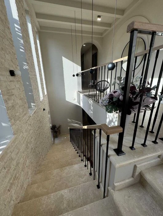 Ul. Akhmatova! New house in Neo-classical style! Terrifying r
