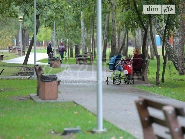 Продаж 3к квартири 96 кв. м на вул. Князя Романа Мстиславича