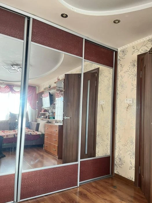 Затишна 1к, меблі залишаються! Можна заїхати й відразу жити!
