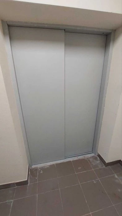 Продам 1-ком.квартиру на ул.Сахарова в доме с солнечными.