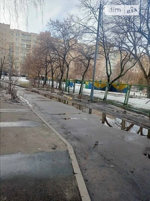 Sale of 3-room apartment 69.2 sq. m. on Mykola Zakrevskoho St. 31