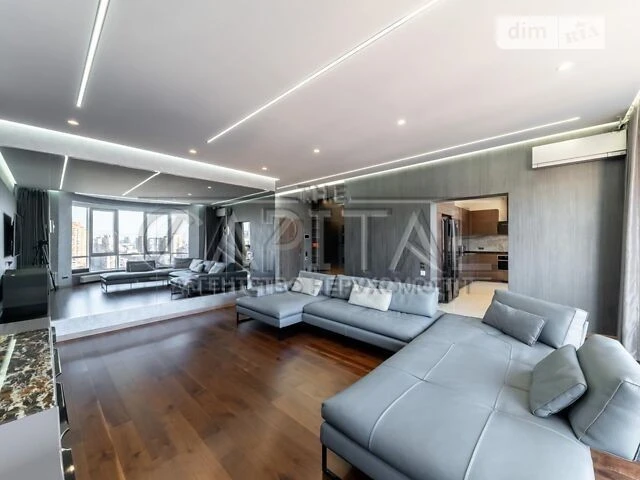 Sale of 4-room apartment 200 sq. m on Vasylya Tyutyunnyka 37/1 •