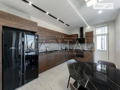 Sale of 4-room apartment 200 sq. m on Vasylya Tyutyunnyka 37/1 •