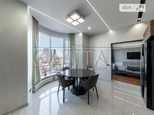 Sale of 4-room apartment 200 sq. m on Vasylya Tyutyunnyka 37/1 •