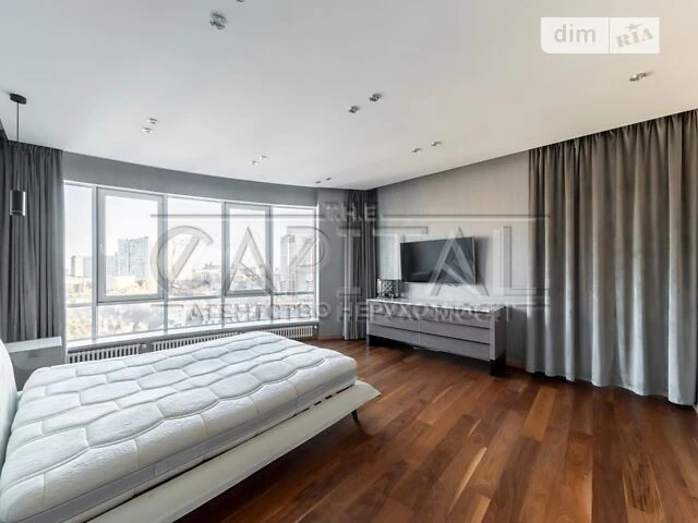Sale of 4-room apartment 200 sq. m on Vasylya Tyutyunnyka 37/1 •
