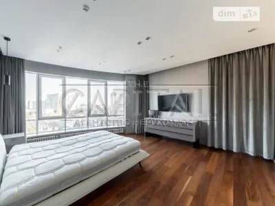 Sale of 4-room apartment 200 sq. m on Vasylya Tyutyunnyka 37/1 •
