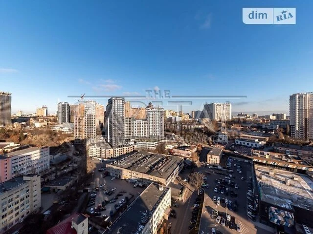 Sale of 4-room apartment 200 sq. m on Vasylya Tyutyunnyka 37/1 •
