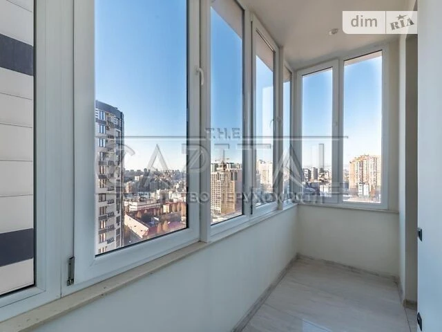 Sale of 4-room apartment 200 sq. m on Vasylya Tyutyunnyka 37/1 •