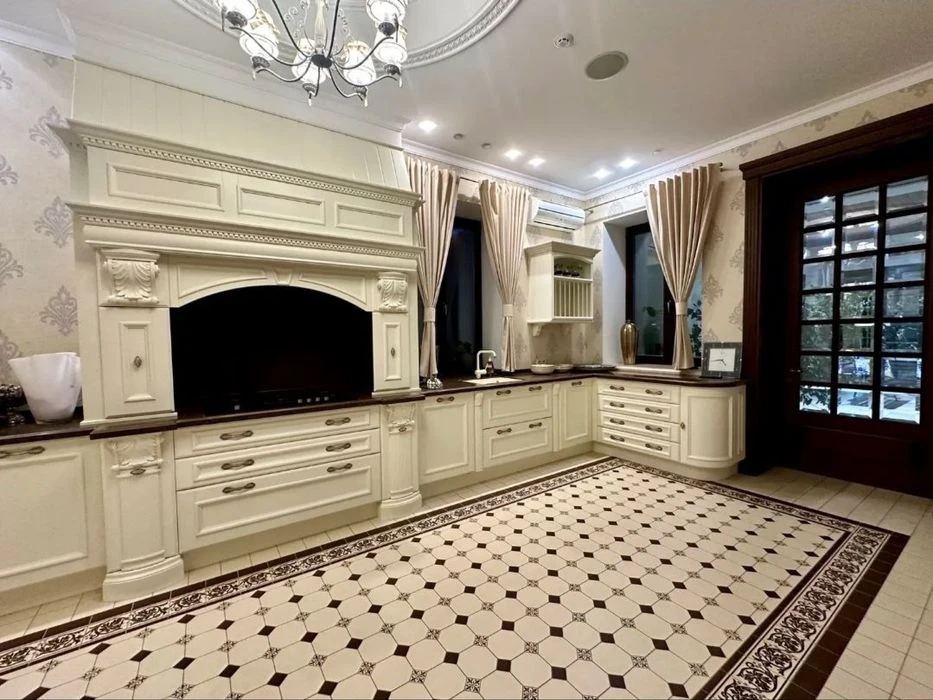 Особняк уровня private estate в Совиньоне. Вид на море, спа