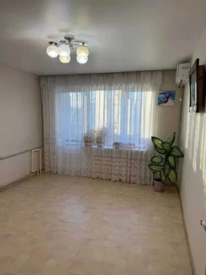 Продам просторную 1 комнатную квартиру 41 кв.м. на Б. Славы