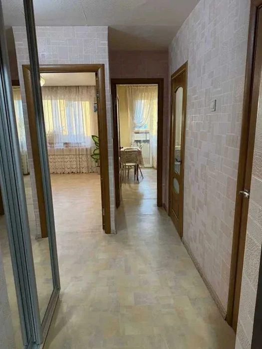 Продам просторную 1 комнатную квартиру 41 кв.м. на Б. Славы
