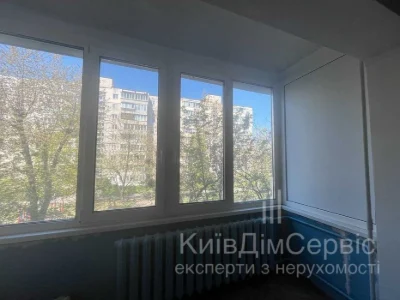 Продаж 2 кімнатної квартири ПІД РЕМОНТ Шамо 20/1 метро Лівоб