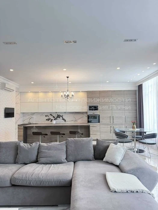 No % sale of a luxurious 3-room apartment in the residential complex "Boulevard Fo"