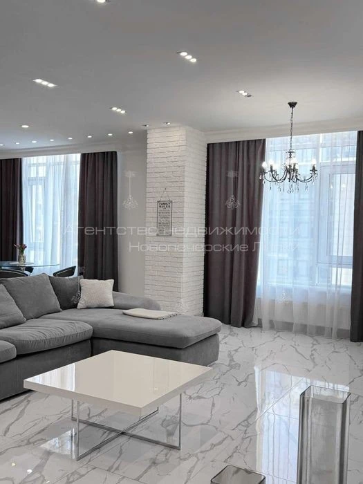 No % sale of a luxurious 3-room apartment in the residential complex "Boulevard Fo"