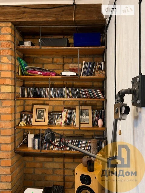 Sale of 2-room apartment 49.5 sq. m. on Velyka Vasylkivska 1 st.