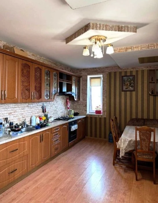 Продаж 2 поверхового будинку на Старому місті