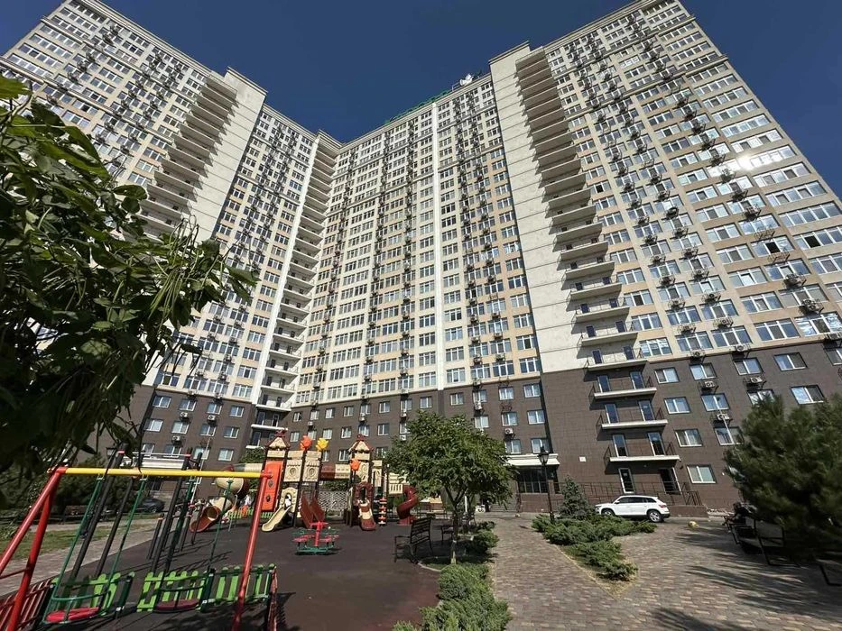 3к квартира с ремонтом в новом доме. Укомплектована. Близость