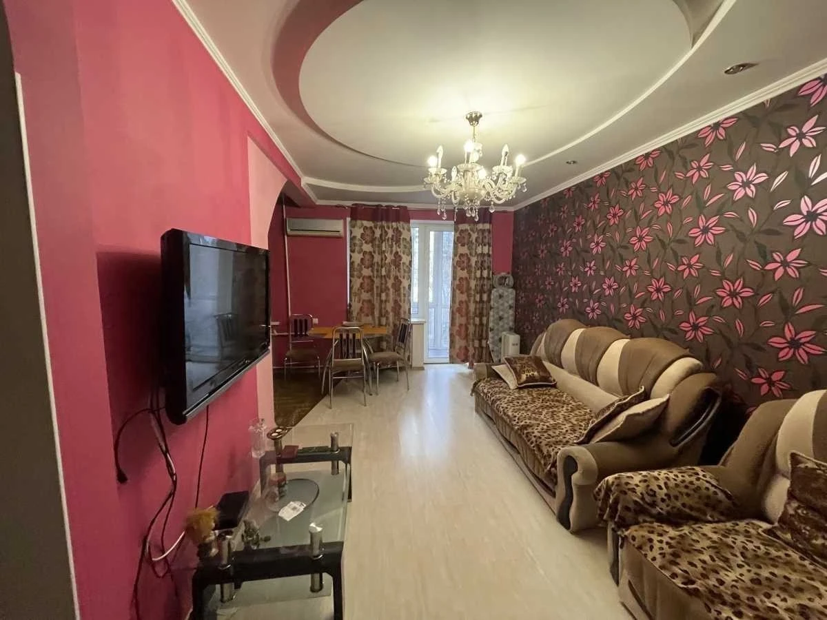 Sale of a 2-room apartment of 39 m², Generala Almazova St., 9