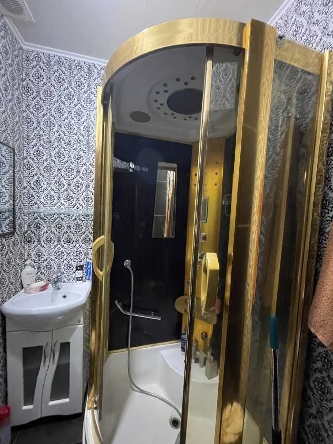Sale of a 2-room apartment of 39 m², Generala Almazova St., 9