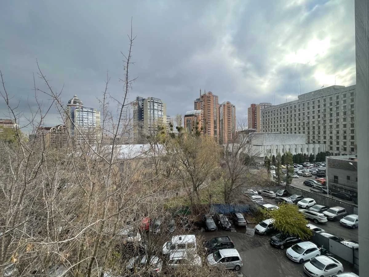Sale of a 2-room apartment of 39 m², Generala Almazova St., 9