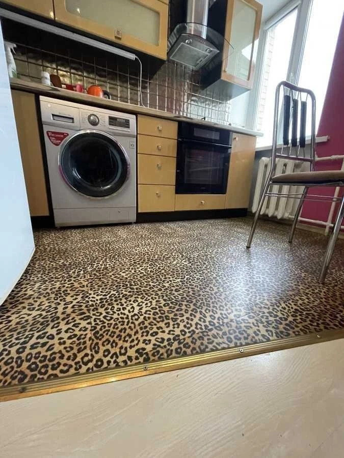 Sale of a 2-room apartment of 39 m², Generala Almazova St., 9